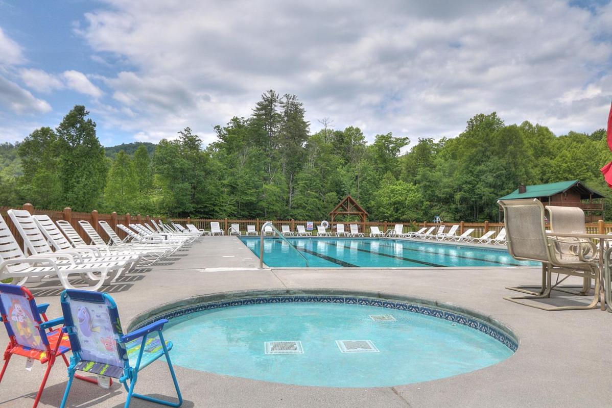 Bears Valley Inn - Great Location! - Peaceful, Children And Dog Friendly Retreat - Less Than 15 Min To All Attractions - Private Pool Club & Fishing Hole - Game Room With Tv Сев'єрвілл Екстер'єр фото
